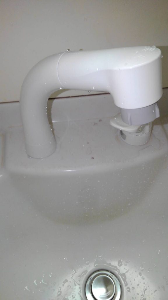トイレ ウォシュレット 水漏れ ポタポタ