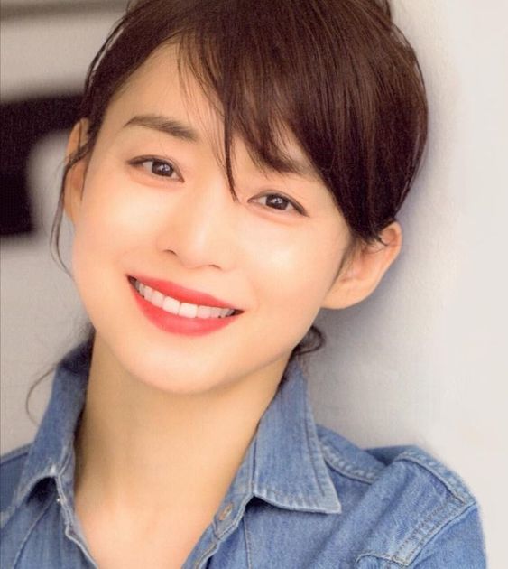 石田ゆり子 髪型 2018