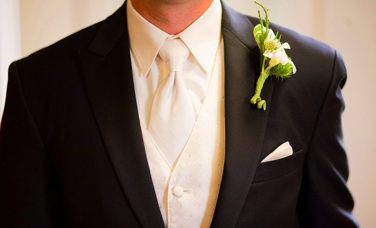結婚式 親族 ネクタイの色