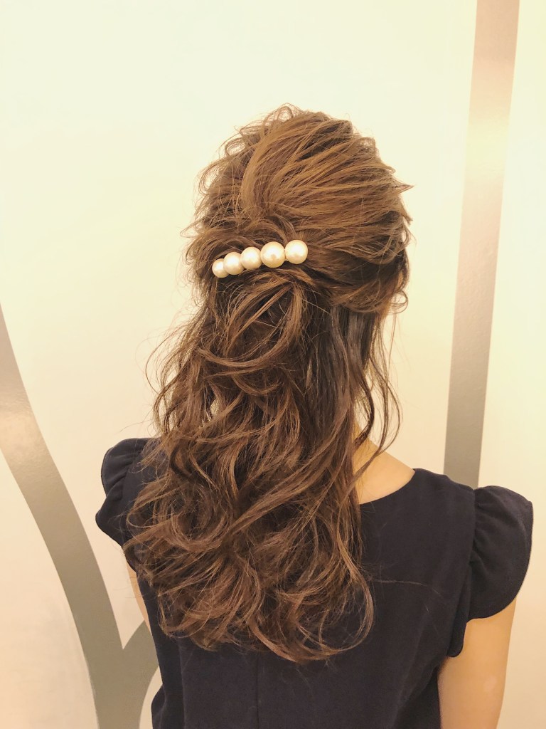 結婚式 髪型 簡単 バレッタ