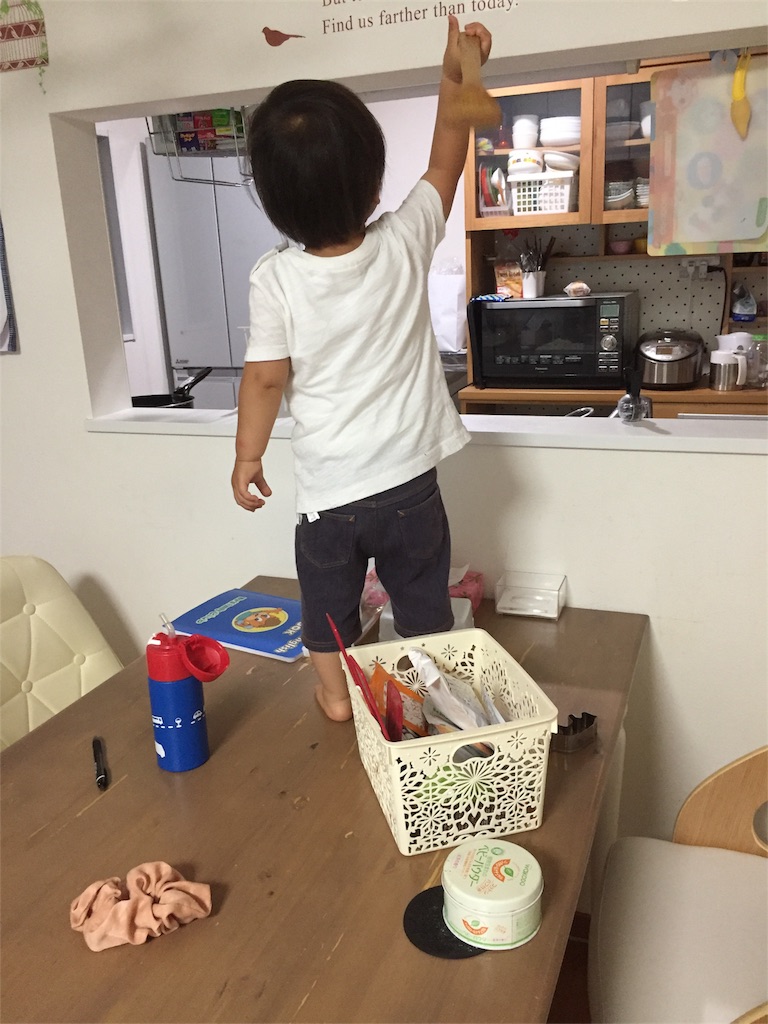 赤ちゃん ロー テーブル 登る 対策