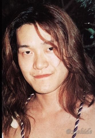 Yoshiki 昔 髪型